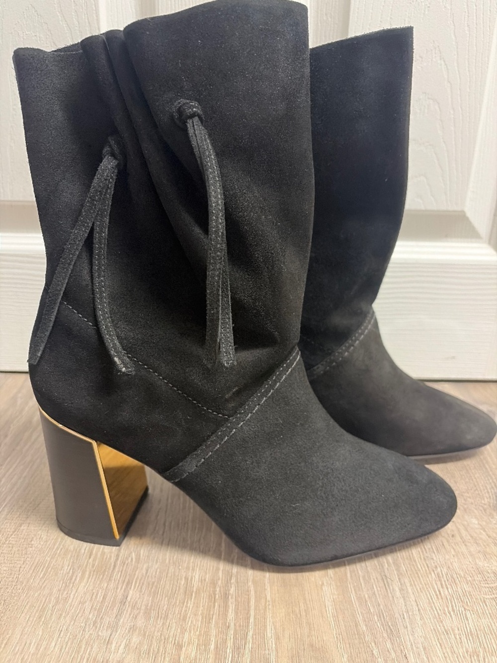 NWOT Tory Burch Black Suede Drawstring Block Heel Ankle Booties Size 9 NEW Gold